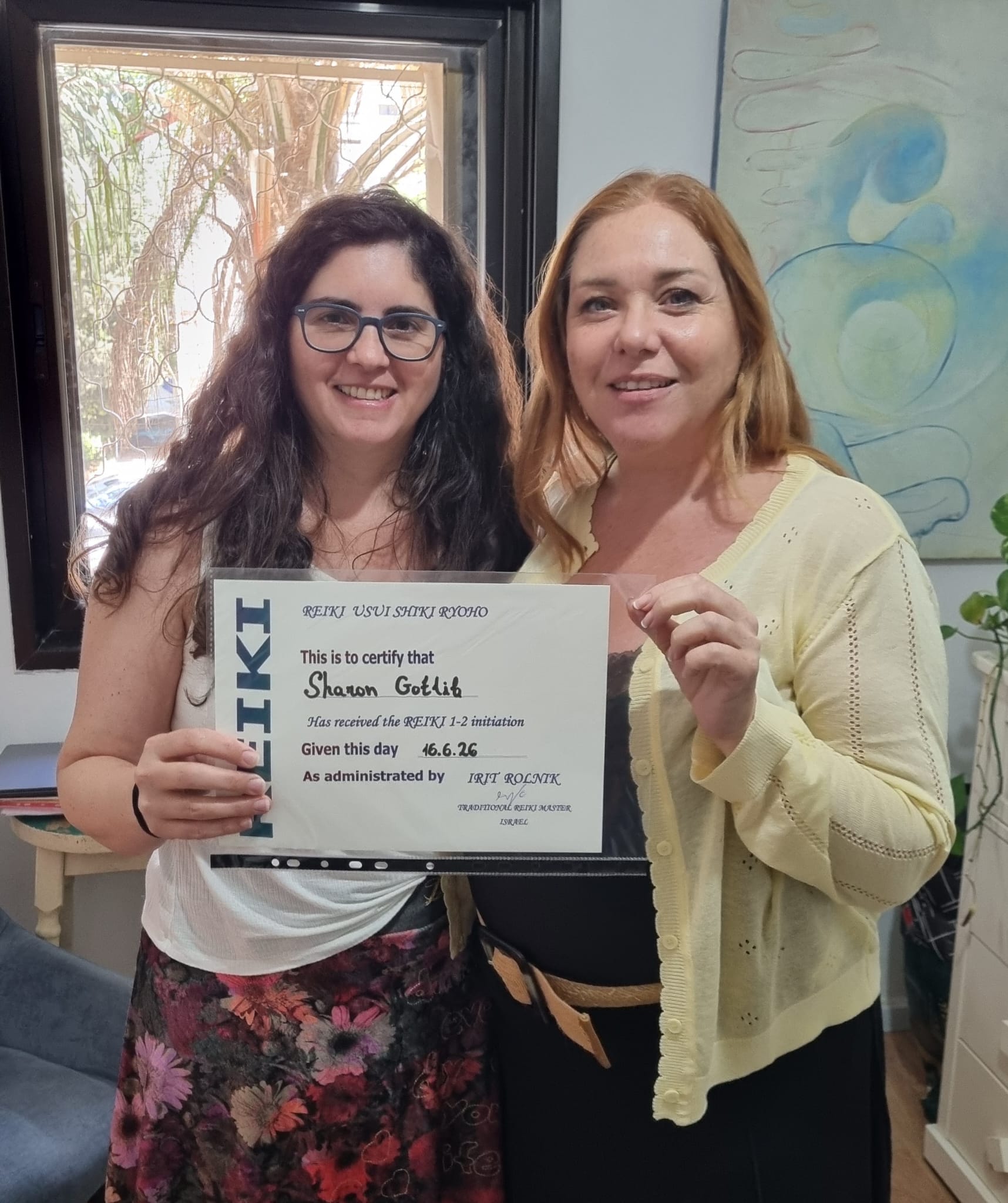 הענקת תעודת רייקי לשרון גוטליב